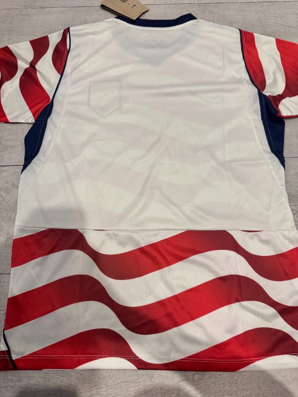 USA Red White Soccer Fan Jersey 2026 World Cup - Picture 5 of 10